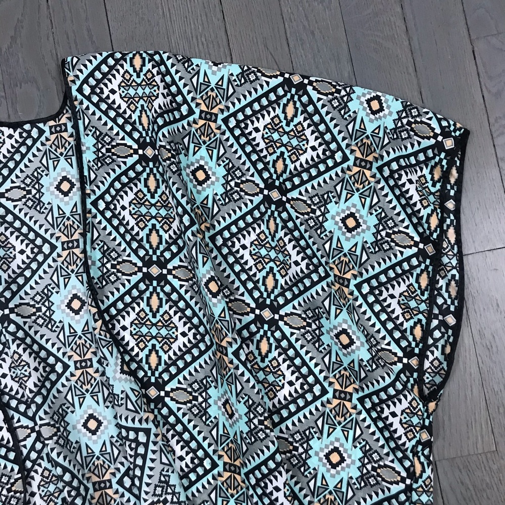 Aztec Printed Black Fringe Open Front Kimono Tunic - Picture 4 of 7